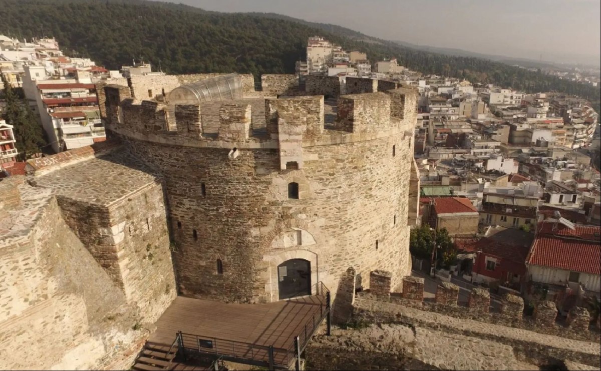 Θεσσαλονίκη: Θωράκιση με αντικεραυνική προστασία εμβληματικών μνημείων της πόλης