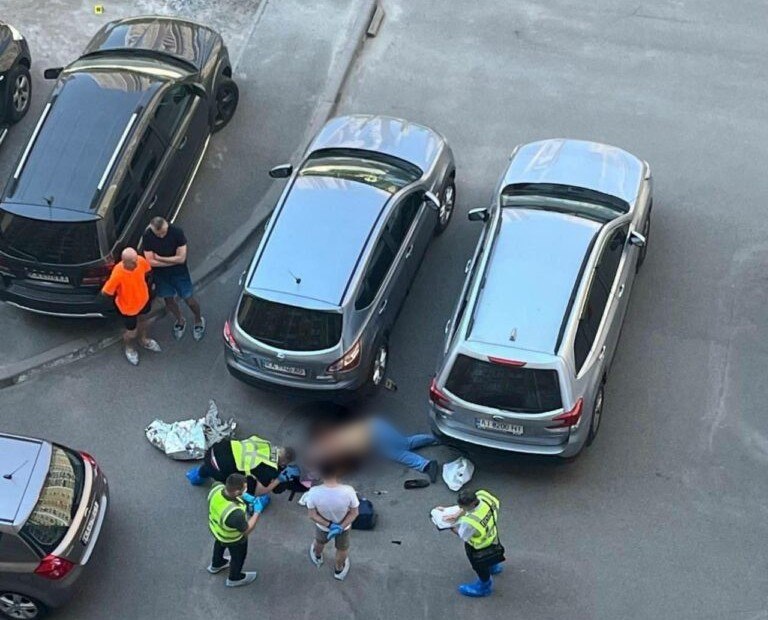 Ουκρανία: Εκτέλεση πράκτορα της SBU στο Κίεβο με 5 σφαίρες και όπλο με σιγαστήρα [βίντεο]