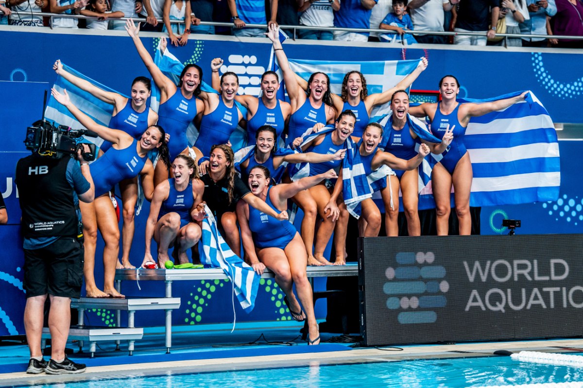 Ο πολιτικός κόσμος αποθεώνει την Εθνική Ομάδα Πόλο Γυναικών για το χρυσό στο Παγκόσμιο
