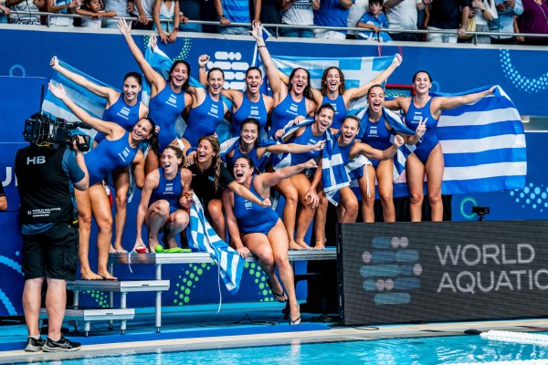 Ο πολιτικός κόσμος αποθεώνει την Εθνική Ομάδα Πόλο Γυναικών για το χρυσό στο Παγκόσμιο