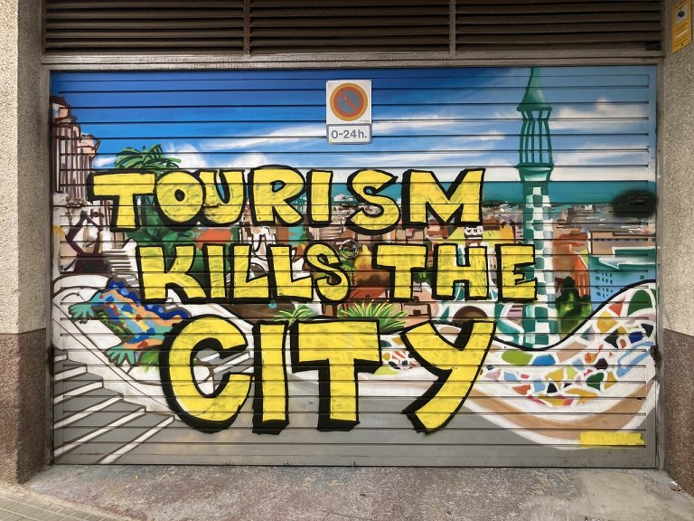 Η ιστορία του αντι-τουριστικού κινήματος από την αρχαία Ρώμη μέχρι σήμερα