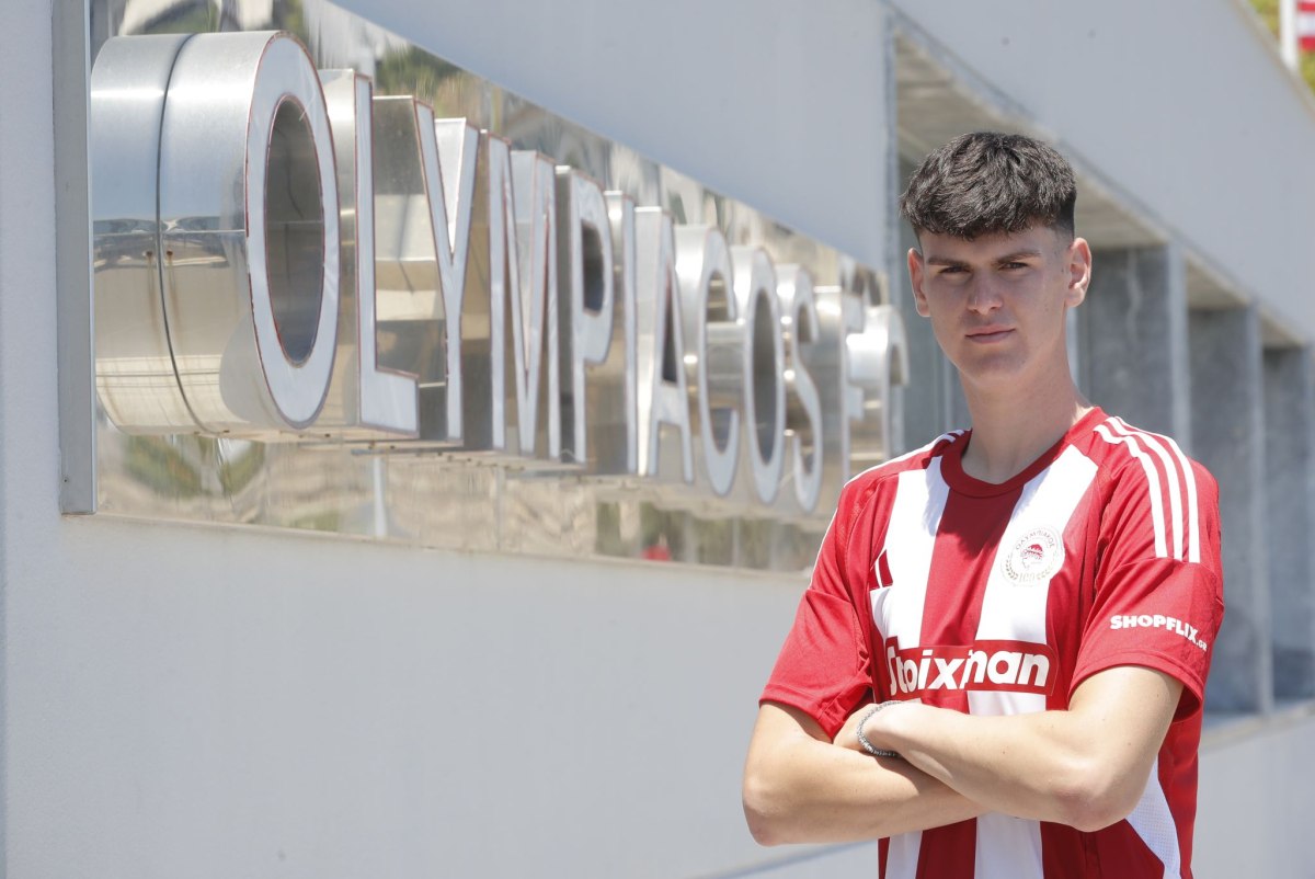 Ολυμπιακός: Επίσημα «ερυθρόλευκος» και ο Κωνσταντίνος Αγγελάκης