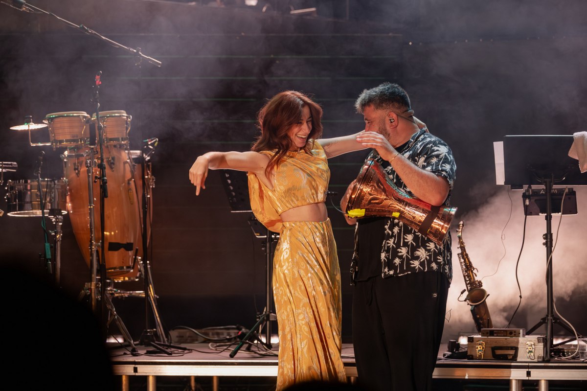 Η Μαρίζα Ρίζου την πρώτη μέρα του Σεπτέμβρη στο Θέατρο Άλσος