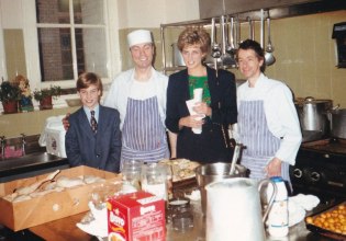 Γουίλιαμ όπως Νταϊάνα: Η αστεγία, η μνήμη και το χρέος – «Νιώθω ενοχές»