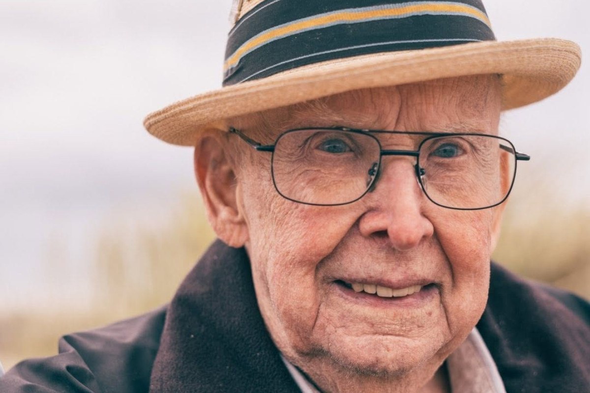 Αντίο Papa Jake: Πέθανε ο ήρωας βετεράνος του Β’ Παγκοσμίου Πολέμου και TikToker Tζέικ Λάρσον