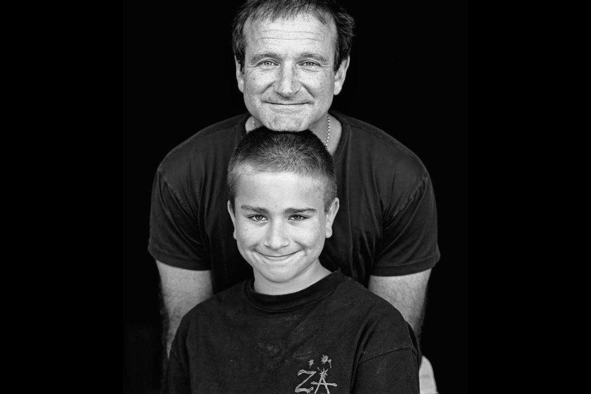 Σ’ αγαπώ για πάντα: Ο γιος του Ρόμπιν Γουίλιαμς συγκινεί – Η λάθος διάγνωση, η ευχή και μια τελευταία αγκαλιά