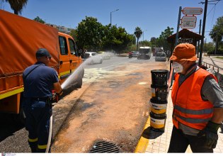 Βούλα: Βίντεο από τη στιγμή της σύγκρουσης των λεωφορείων