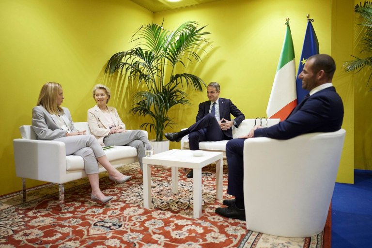 Λιβύη: Προσπάθεια επαναπροσέγγισης – Κοινός βηματισμός Μητσοτάκη, φον ντερ Λάιεν, Μελόνι