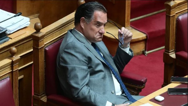 Η κοινοβουλευτική πλειοψηφία γίνεται λαϊκή ομηρία και αντιδημοκρατική αλητεία και για αυτό υπάρχουν και ηχητικά