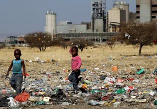 Αφρική: 4 δισεκατομμυριούχοι είναι πλουσιότεροι από τον μισό πληθυσμό της ηπείρου μαζί