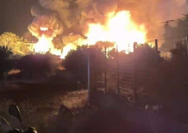 Φωτιά σε βιομηχανική εγκατάσταση στην Τεμένη Αιγίου – Ήχησε το 112 για επικίνδυνους καπνούς
