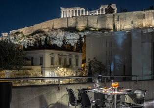 Αυγουστιάτικη Πανσέληνος στο Μουσείο Ακρόπολης: Υδάτινες διαδρομές, ξεναγήσεις, διευρημένο ωράριο