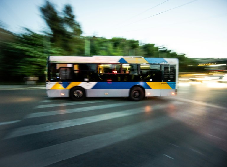 «Πολυτέλεια» ο κλιματισμός σε πολλά δρομολόγια ΜΜΜ στην Αττική – Αγανακτισμένοι οι επιβάτες