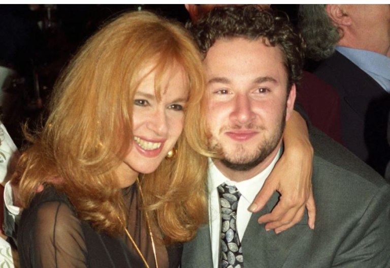 Αλίκη Βουγιουκλάκη: Το συγκινητικό μήνυμα του γιου της Γιάννη για τα 29 χρόνια από το θάνατο της