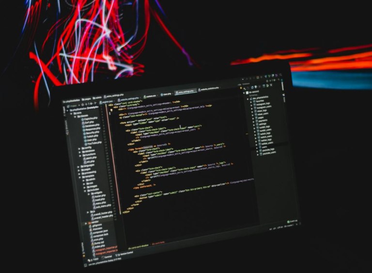 Τεχνητή Νοημοσύνη: Οι προγραμματιστές μπορούν και την κερδίζουν – Για πόσο ακόμα;