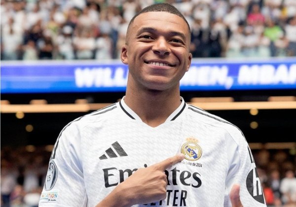 Από τον Μόντριτς στον Εμπαπέ: Πήρε το «10» στη Ρεάλ ο Γάλλος σούπερ σταρ