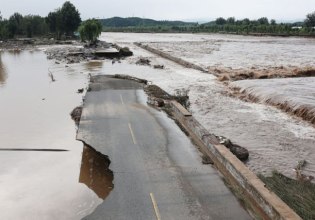 Κίνα: Τουλάχιστον 30 νεκροί στο Πεκίνο εξαιτίας σφοδρών βροχοπτώσεων – 80.000 εγκατέλειψαν τα σπίτια τους