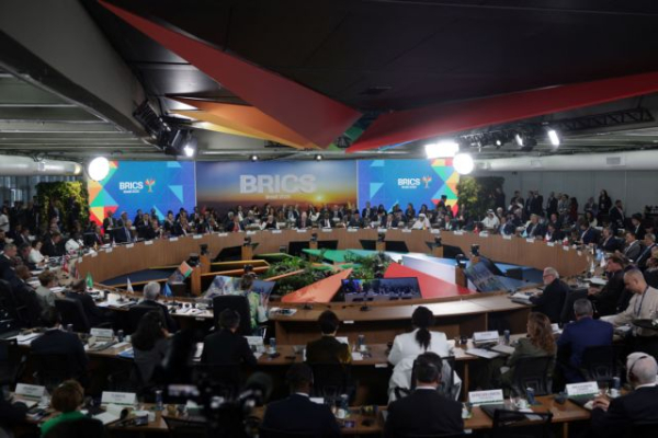 Οι BRICS εκφράζουν «σοβαρές ανησυχίες» για την επιβολή «μονομερών» δασμών