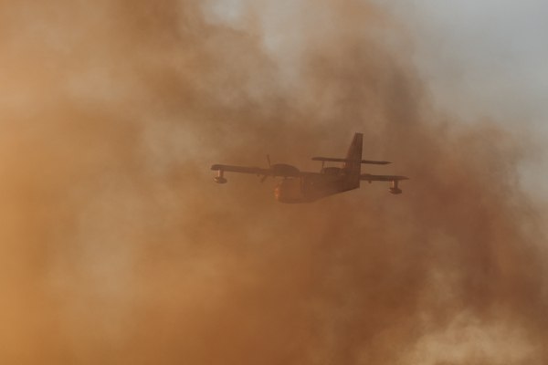 Φωτιά σε δασική έκταση στην Καρδίτσα – Σηκώθηκαν 5 αεροσκάφη