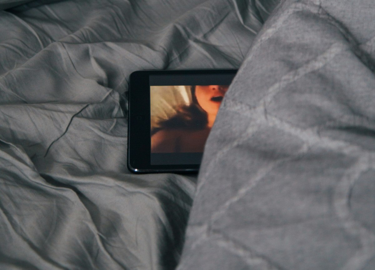 Από τη σάρκα στο pixel: Η Σουηδία ρυθμίζει το ψηφιακό σεξ