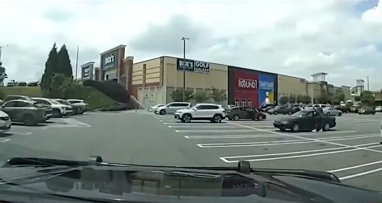 ΗΠΑ: Συνελήφθη πατέρας που άφησε κλειδωμένα τα παιδιά του στο αμάξι χωρίς κλιματισμό επί 41 λεπτά