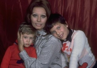 Η μητέρα μου, η Σοφία Λόρεν – «Έβλεπε την ανδρική αποδοχή ως παιχνίδι»