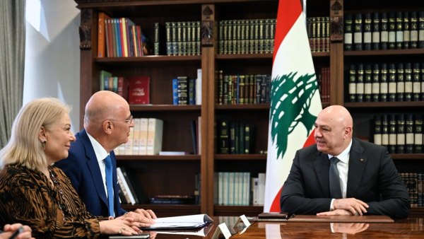 Επίσκεψη Δένδια στη Βηρυτό – Οχήματα και ελικόπτερα θα δώσει η Ελλάδα στις Ένοπλες Δυνάμεις του Λιβάνου