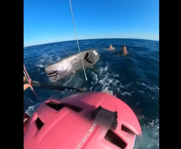 Θεσσαλονίκη: Νεαρός που έκανε kitesurfing έσωσε τουρίστα και τη 10χρονη κόρη του