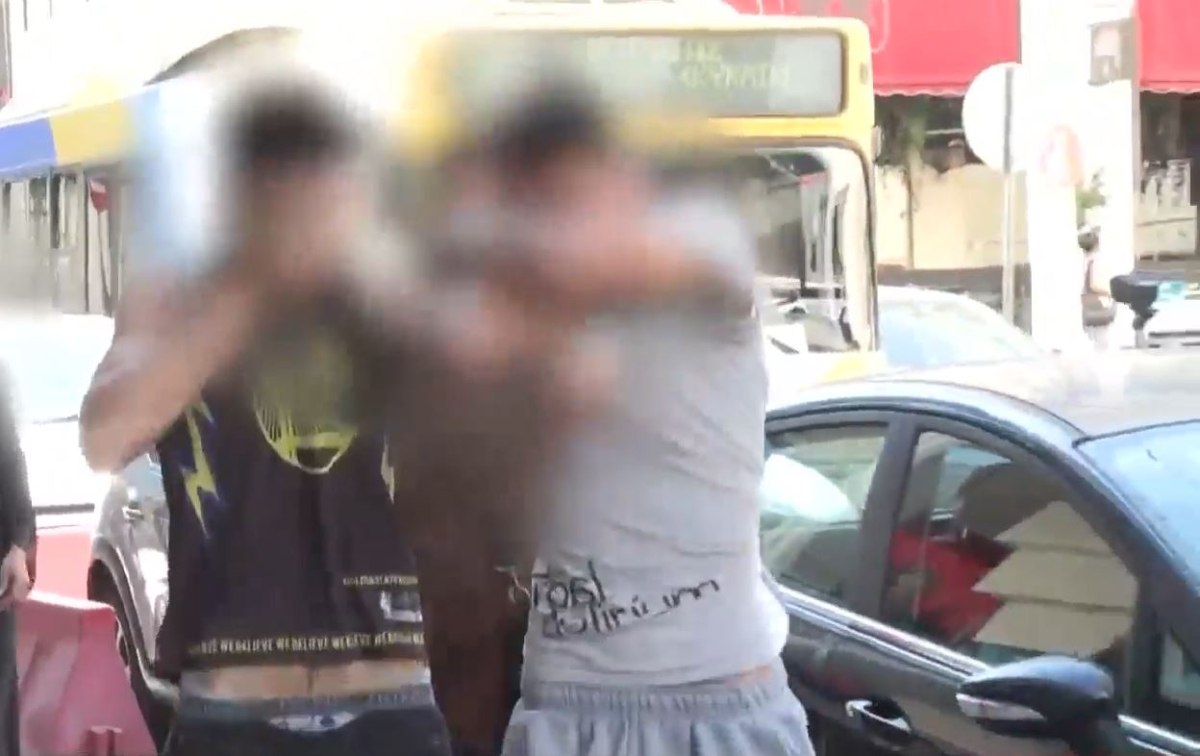 Προθεσμία για να απολογηθούν πήραν οι τέσσερις συλληφθέντες για τον βιασμό της 14χρονης στον Πειραιά