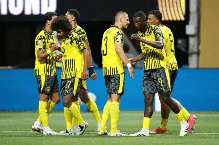 Ντόρτμουντ – Μοντερέι 2-1: Στους «8» η Μπορούσια με σούπερ Γκιρασί (vid)