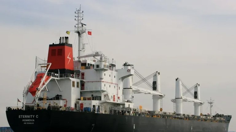 Ερυθρά Θάλασσα: Βυθίστηκε το ελληνόκτητο πλοίο Eternity που είχε δεχθεί επίθεση των Χούθι