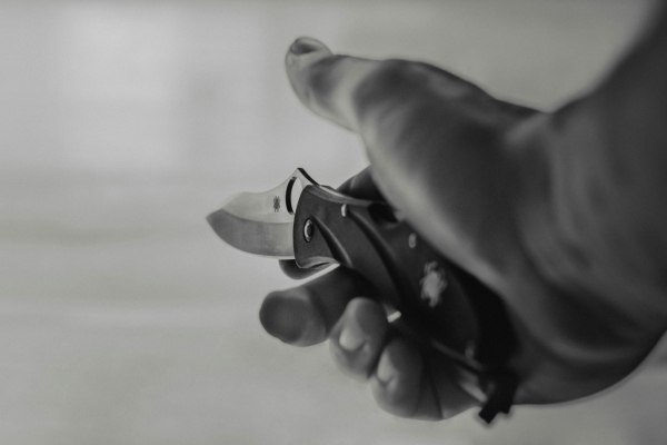 Συνελήφθη 18χρονος «incel» στη Γαλλία με την υποψία ότι σχεδίαζε ένοπλες επιθέσεις κατά γυναικών