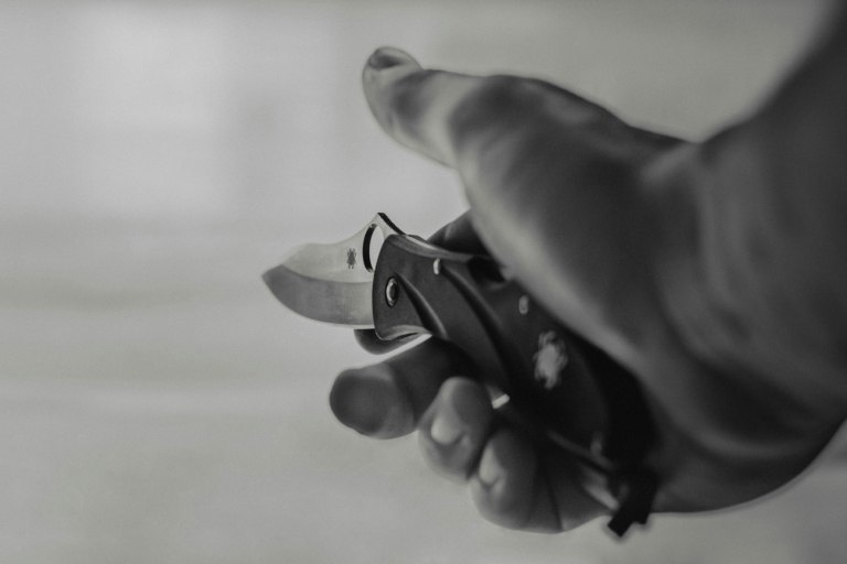 Συνελήφθη 18χρονος «incel» στη Γαλλία με την υποψία ότι σχεδίαζε ένοπλες επιθέσεις κατά γυναικών