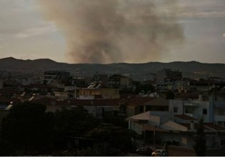 Φωτιά στο Ωραιόκαστρο – Επιχειρούν επτά εναέρια, ήχησε το 112