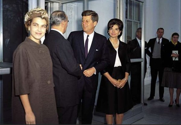 «Δεν πίστευε ότι ήταν καλός άνθρωπος» – Νέο βιβλίο αποκαλύπτει το αθέατο προφίλ του JFK