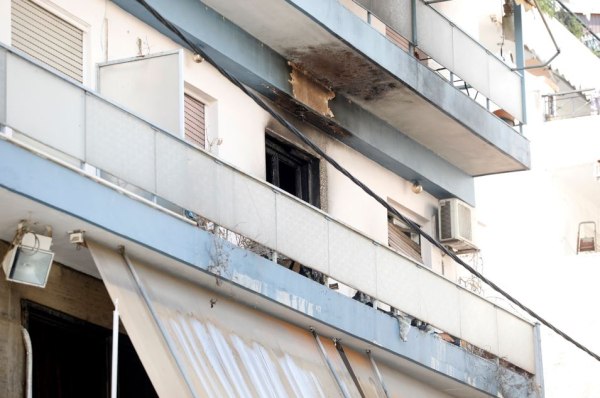 Φωτιά σε διαμέρισμα στον Πειραιά – Μία γυναίκα εντοπίστηκε νεκρή
