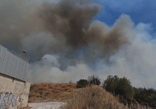Εικόνες από την φωτιά στην Πολυτεχνειούπολη – Βελτιωμένη η κατάσταση