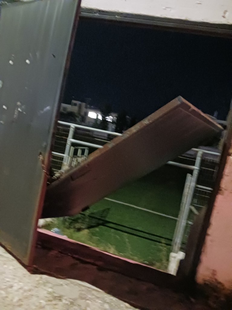 Γης μαδιάμ γήπεδο στο δήμο Ραφήνας Πικερμίου