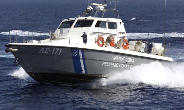 Ευβοϊκός κόλπος: Επικάθιση σκάφους με 8 επιβαίνοντες – Τι λέει το Λιμενικό