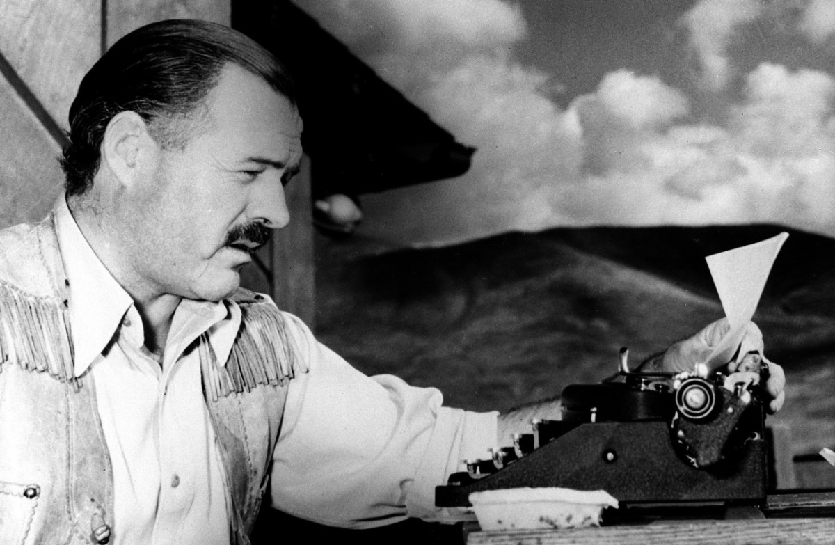 Η ιστορία πίσω από το «Ο Ήλιος ανατέλλει ξανά» του Έρνεστ Χέμινγουεϊ – Έρωτας, μεθύσια και απιστίες