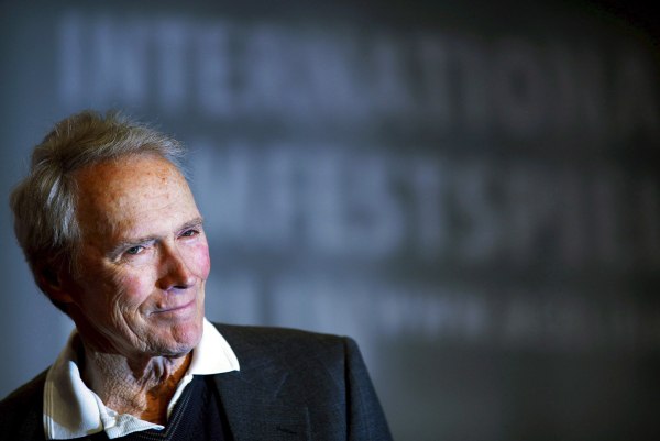 «Θα κάνω ό,τι με ευχαριστεί»: Οι γάμοι, οι σχέσεις και η άπιστη πλευρά του Κλιντ Ίστγουντ