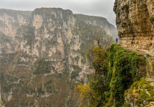 Φαράγγι του Βίκου: Σε εξέλιξη επιχείρηση για τη διάσωση 67χρονης τουρίστριας