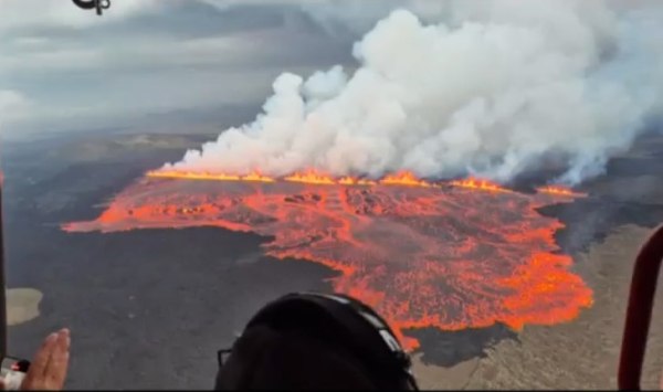 Ισλανδία: «Ξύπνησε» ξανά το ηφαίστειο Σούντνουκουρ – Εκτοξεύτηκαν λάβα και τέφρα