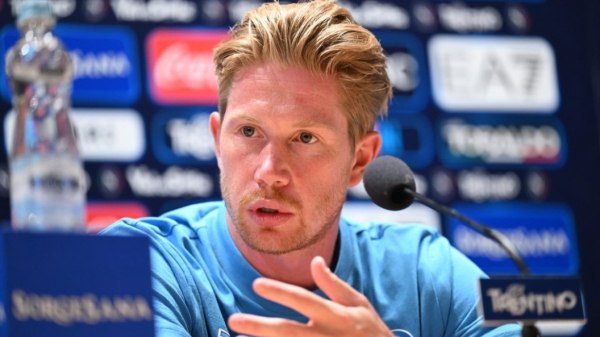 Ο Ντε Μπρόινε εξήγησε τους λόγους που επέλεξε τη Νάπολι