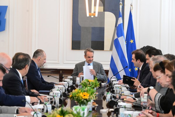 Υπουργικό Συμβούλιο: Η κυβέρνηση «πουλάει» μεταρρυθμίσεις με όμορφο περιτύλιγμα