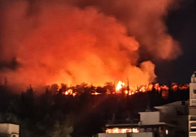 Υπό έλεγχο η φωτιά στο Καματερό