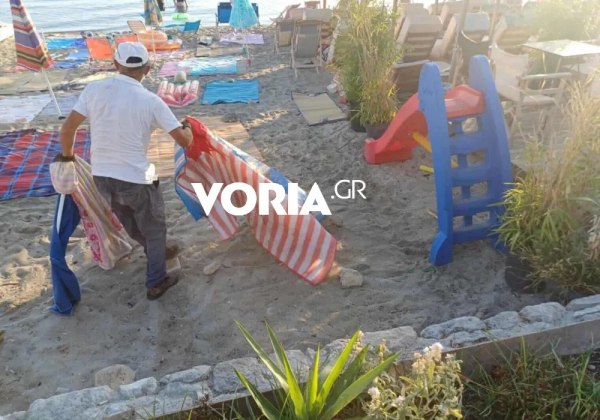 Χαλκιδική: Κατασχέθηκαν δύο τόνοι πετσέτες, ομπρέλες και ξαπλώστρες από ελεύθερες παραλίες