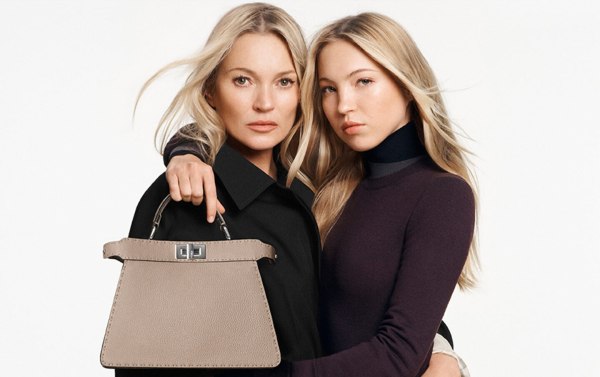 Σαν δυο σταγόνες νερό – Η Κέιτ Μος και η κόρη της Λίλα με τα στιλάτα μπικίνι των διακοπών τους στην Ίμπιζα