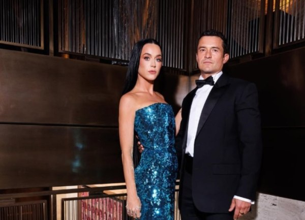 Μια ωραία ατμόσφαιρα: Η νέα αρχή του Ορλάντο Μπλουμ και τα περιοριστικά μέτρα της Κέιτι Πέρι