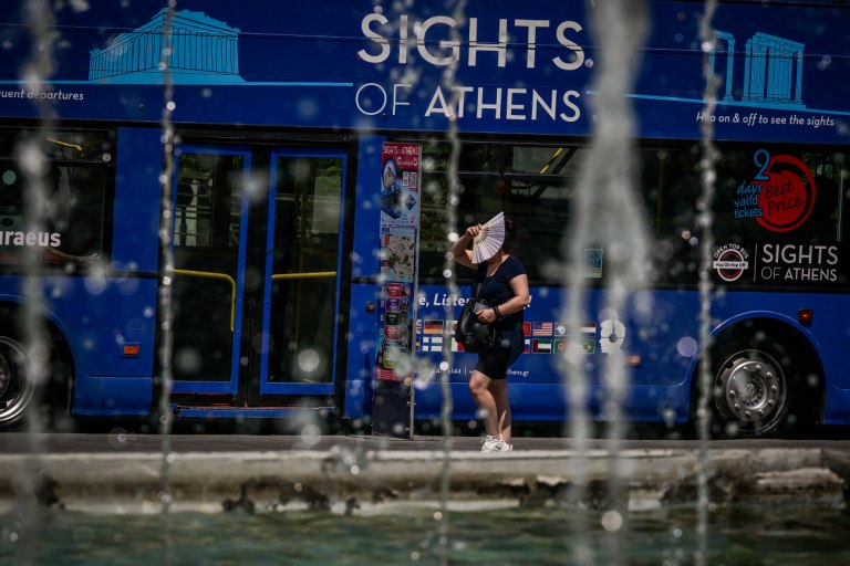 Καύσωνας: Καυτές νύχτες με τον υδράργυρο πάνω από τους 30 °C – Σε θερμικό κλοιό όλη η χώρα